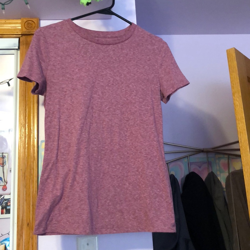 pink t-shirt